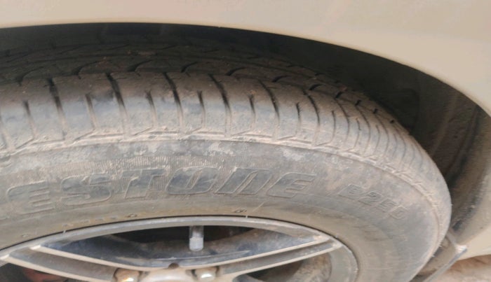 2013 Hyundai i10 ASTA 1.2 AT SUNROOF, Petrol, Automatic, 42,423 km, tyre