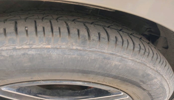 2013 Hyundai i10 ASTA 1.2 AT SUNROOF, Petrol, Automatic, 42,423 km, tyre