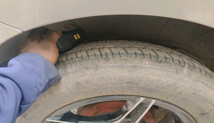 2013 Hyundai i10 ASTA 1.2 AT SUNROOF, Petrol, Automatic, 42,423 km, tyre