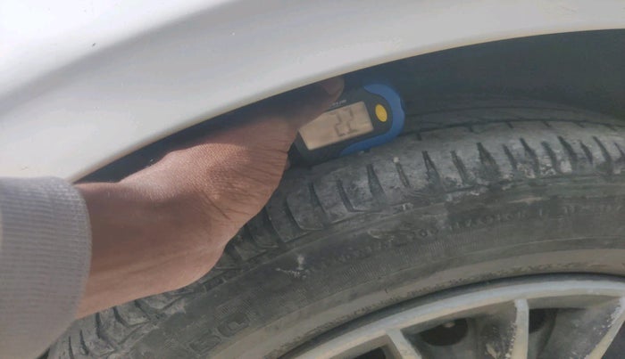 2010 Hyundai Verna XI, Petrol, Manual, 1,03,933 km, tyre