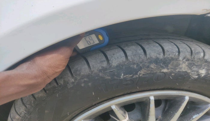 2010 Hyundai Verna XI, Petrol, Manual, 1,03,933 km, tyre