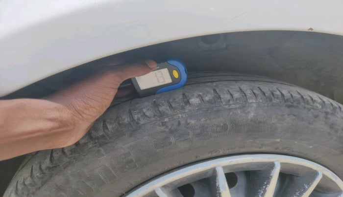 2010 Hyundai Verna XI, Petrol, Manual, 1,03,933 km, tyre