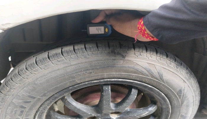 2014 Maruti Swift VDI, Diesel, Manual, 2,10,088 km, tyre