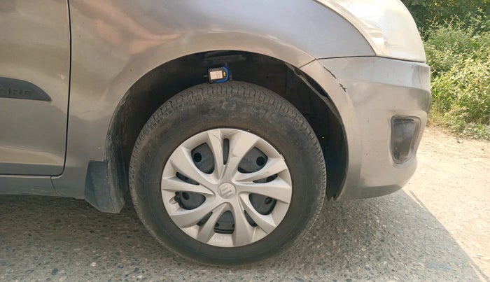2014 Maruti Swift Dzire VXI, Petrol, Manual, 52,592 km, tyre