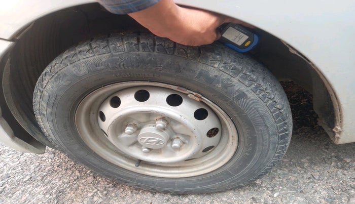 2014 Hyundai Eon D-LITE+, Petrol, Manual, 23,475 km, tyre