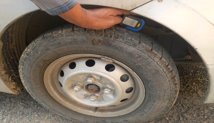 2014 Hyundai Eon D-LITE+, Petrol, Manual, 23,475 km, tyre