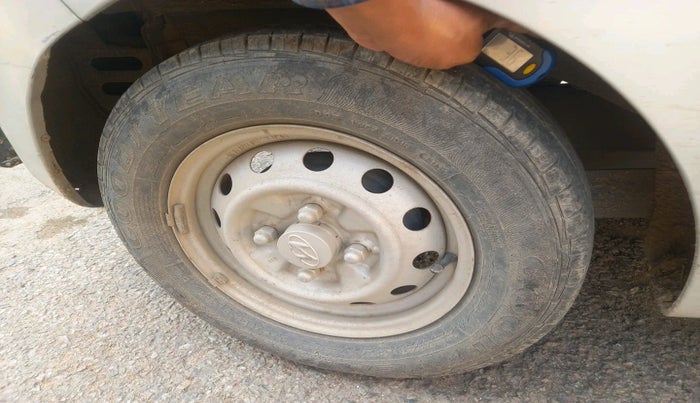 2014 Hyundai Eon D-LITE+, Petrol, Manual, 23,475 km, tyre