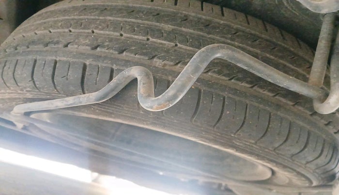 2016 Honda BR-V 1.5L I-VTEC V CVT, Petrol, Automatic, 1,02,959 km, tyre