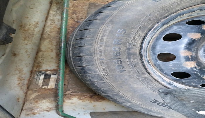 2011 Fiat Linea EMOTION 1.3, Diesel, Manual, 1,23,457 km, tyre