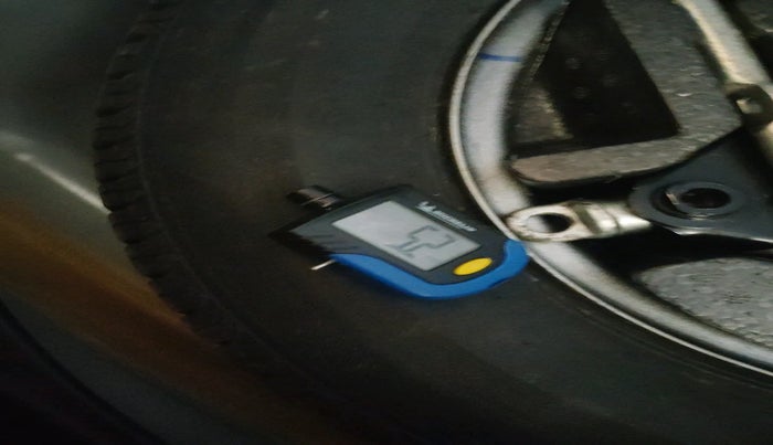 2020 Tata ALTROZ XZ PETROL, Petrol, Manual, 48,710 km, tyre