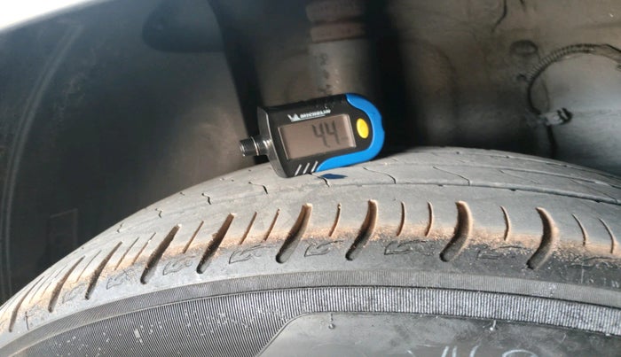 2020 Tata ALTROZ XZ PETROL, Petrol, Manual, 48,710 km, tyre