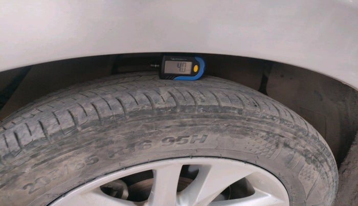 2019 Toyota Innova Crysta 2.8 GX AT 7 STR, Diesel, Automatic, 1,20,163 km, tyre