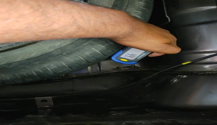 2017 Tata Tiago XT PETROL, Petrol, Manual, 1,27,745 km, tyre