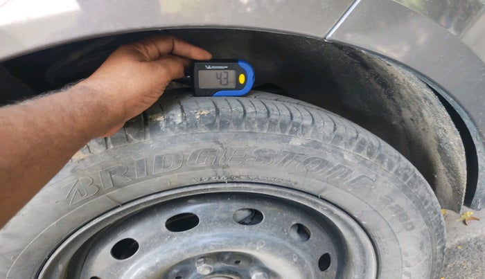 2017 Tata Tiago XT PETROL, Petrol, Manual, 1,27,745 km, tyre