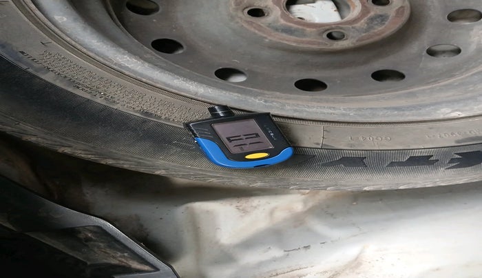 2018 Maruti Swift VXI, Petrol, Manual, 1,14,547 km, tyre