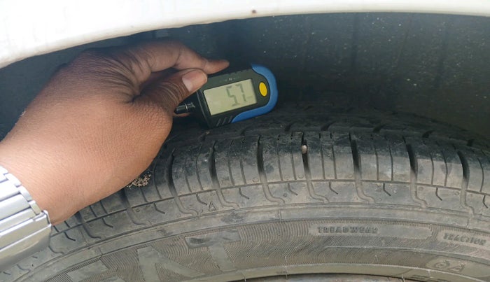 2018 Maruti Swift VXI, Petrol, Manual, 1,14,547 km, tyre