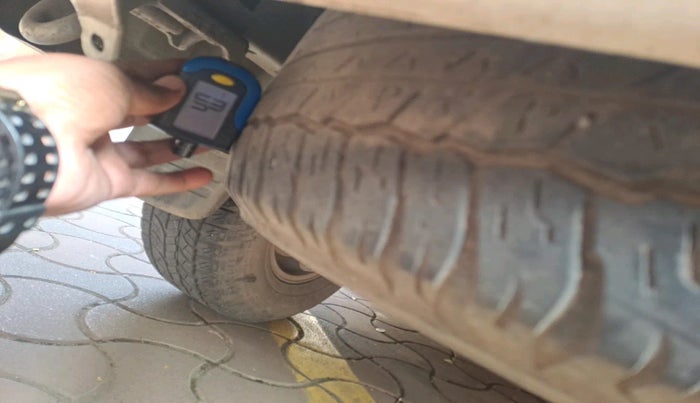 2013 Toyota Fortuner 3.0 4X2 MT, Diesel, Manual, 1,54,129 km, tyre