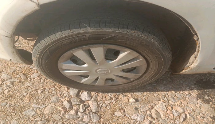 2014 Maruti Swift Dzire VXI, Petrol, Manual, 1,73,606 km, tyre