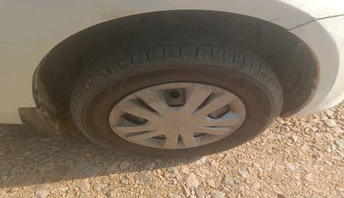 2014 Maruti Swift Dzire VXI, Petrol, Manual, 1,73,606 km, tyre