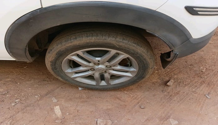 2023 Renault TRIBER RXZ AMT, Petrol, Automatic, 65,190 km, tyre