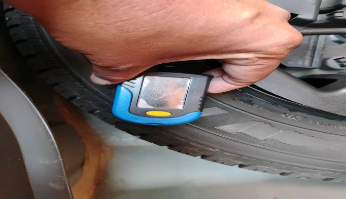 2010 Hyundai i10 MAGNA 1.2, Petrol, Manual, 50,912 km, tyre