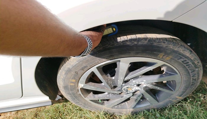 2021 Volkswagen Polo COMFORTLINE 1.0L MPI, Petrol, Manual, 70,684 km, tyre