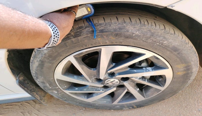 2021 Volkswagen Polo COMFORTLINE 1.0L MPI, Petrol, Manual, 70,684 km, tyre