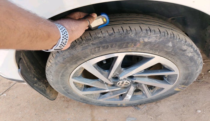 2021 Volkswagen Polo COMFORTLINE 1.0L MPI, Petrol, Manual, 70,684 km, tyre