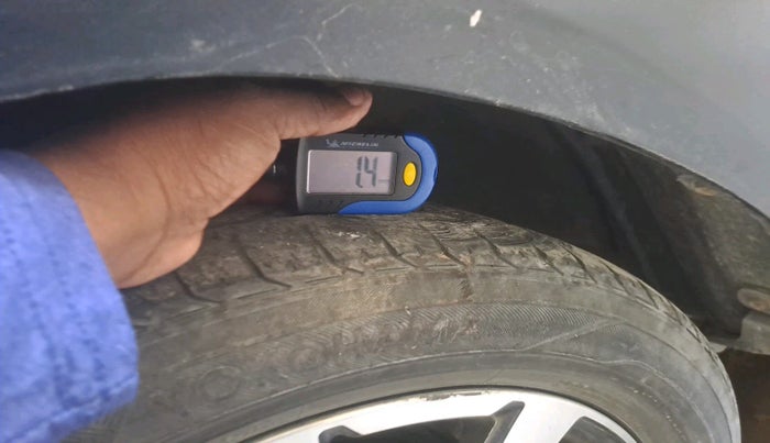 2015 Toyota Etios CROSS 1.4 VD, Diesel, Manual, 1,06,773 km, tyre