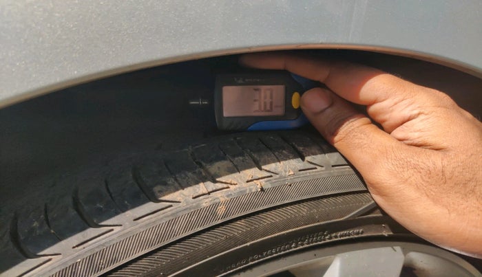 2013 Hyundai Verna FLUIDIC 1.6 VTVT SX, Petrol, Manual, 92,536 km, tyre