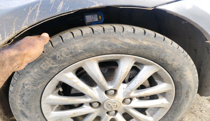 2016 Toyota Etios Liva VX, Petrol, Manual, 85,375 km, tyre