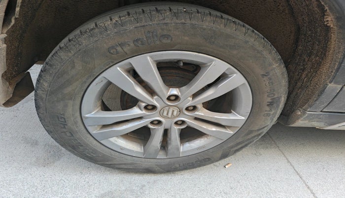 2016 Maruti Vitara Brezza ZDI PLUS, Diesel, Manual, 1,25,458 km, tyre