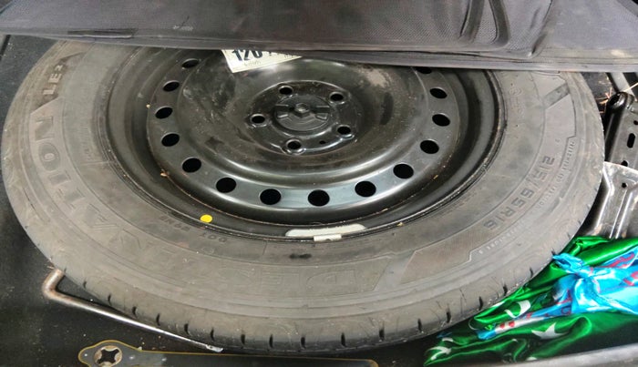 2018 Jeep Compass LIMITED (O) 2.0 DIESEL, Diesel, Manual, 1,79,955 km, tyre