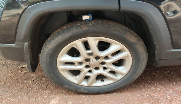 2018 Jeep Compass LIMITED (O) 2.0 DIESEL, Diesel, Manual, 1,79,955 km, tyre