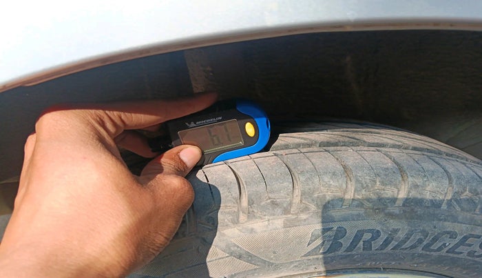 2010 Toyota Etios G, Petrol, Manual, 1,35,642 km, tyre