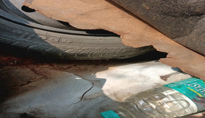 2016 Hyundai Xcent BASE 1.2, Petrol, Manual, 81,841 km, tyre