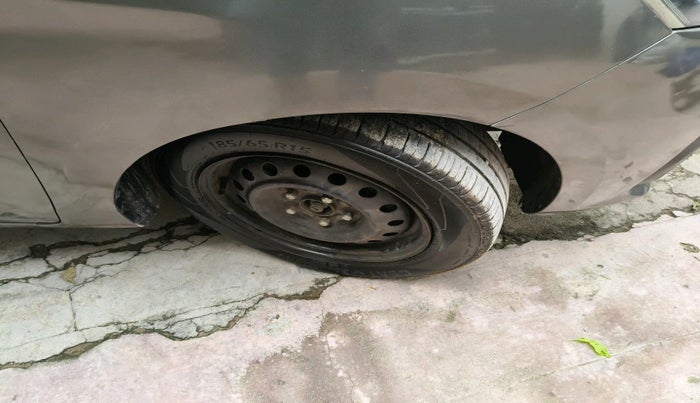 2022 Maruti Ertiga VXI CNG, Petrol, Manual, 1,90,463 km, tyre