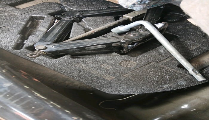 2012 Chevrolet Beat LS DIESEL, Diesel, Manual, 1,15,446 km, tyre