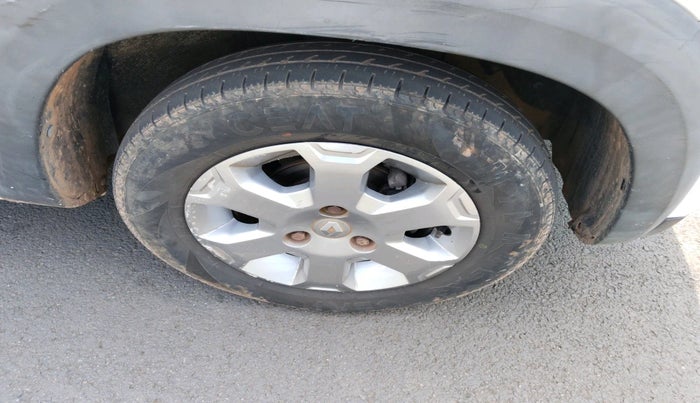 2018 Renault Kwid 1.0 MARVEL CAPTAIN AMERICA EDITION, Petrol, Manual, 76,458 km, tyre