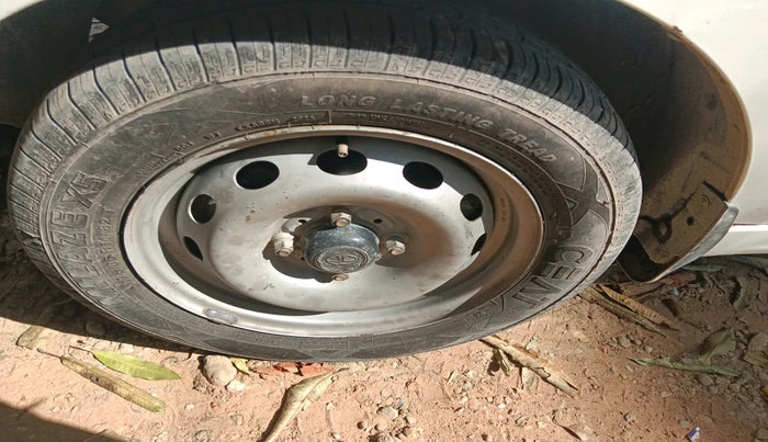 2021 Tata Tiago XE PETROL, Petrol, Manual, 28,694 km, tyre