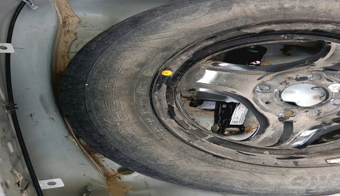 2021 Tata Tiago XE PETROL, Petrol, Manual, 28,694 km, tyre