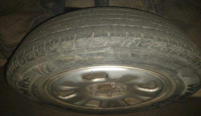 2014 Renault Duster 85 PS RXL DIESEL, Diesel, Manual, 2,11,835 km, tyre