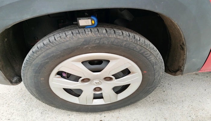 2016 Renault Kwid RXT 0.8, Petrol, Manual, 49,445 km, tyre