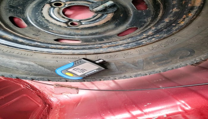 2016 Renault Kwid RXT 0.8, Petrol, Manual, 49,445 km, tyre