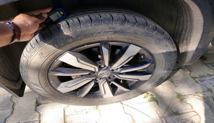 2019 MG HECTOR SHARP HYBRID 1.5 PETROL, Petrol, Manual, 67,810 km, tyre