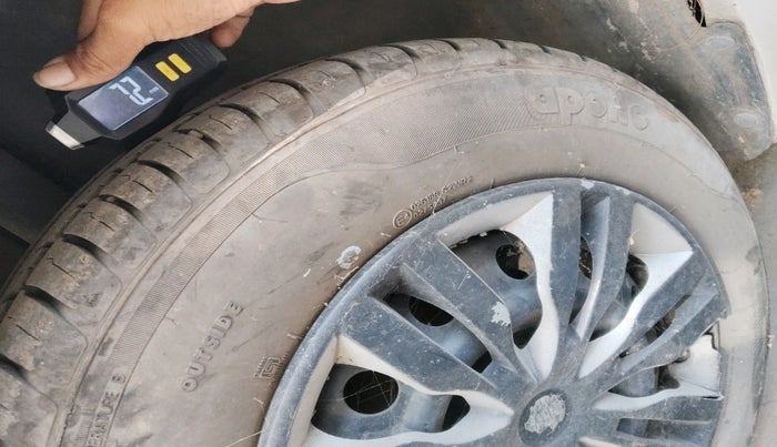 2010 Maruti Swift Dzire VXI, Petrol, Manual, 1,22,066 km, tyre