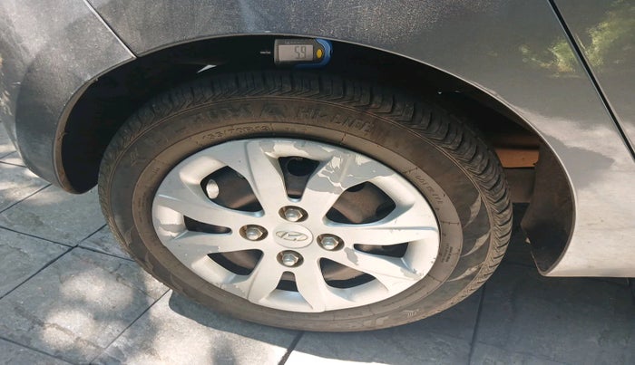 2017 Hyundai Eon MAGNA +, Petrol, Manual, 68,880 km, tyre