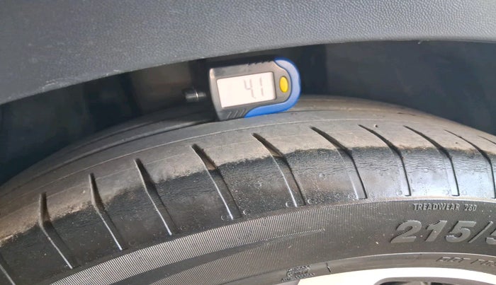 2022 Volkswagen TAIGUN TOPLINE 1.0 TSI AT, Petrol, Automatic, 1,19,877 km, tyre