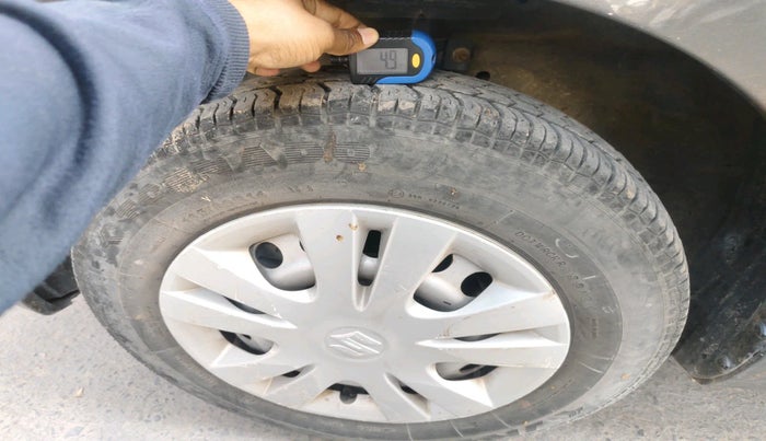 2017 Maruti Swift LXI (O), Petrol, Manual, 37,860 km, tyre