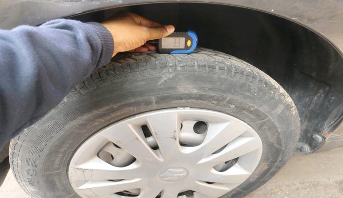 2017 Maruti Swift LXI (O), Petrol, Manual, 37,860 km, tyre